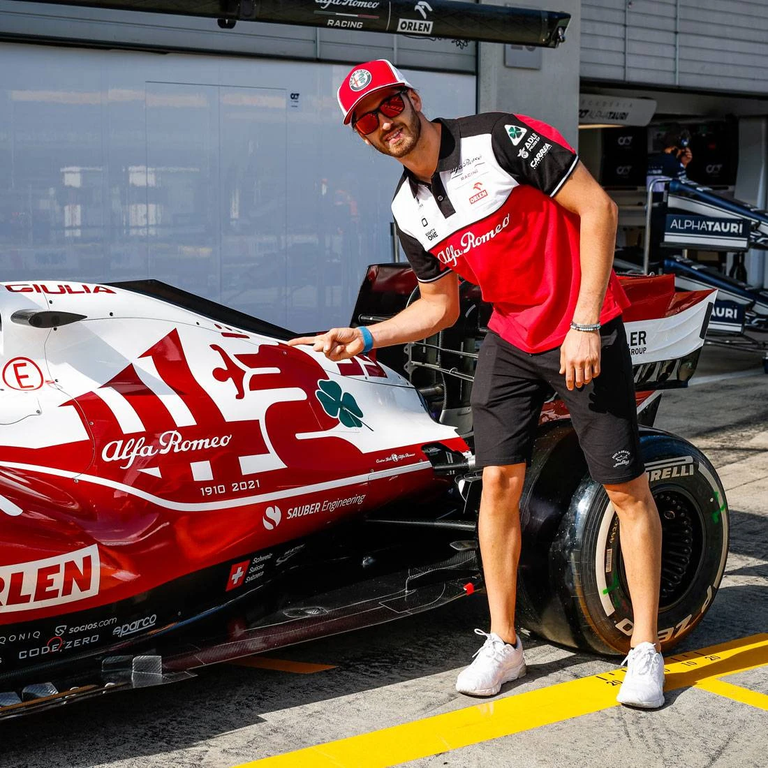Alfa Romeo Antonio Giovinazzi 2021 Signed Polo Shirt 7 Alfa Romeo Antonio Giovinazzi 2021 Signed Polo Shirt