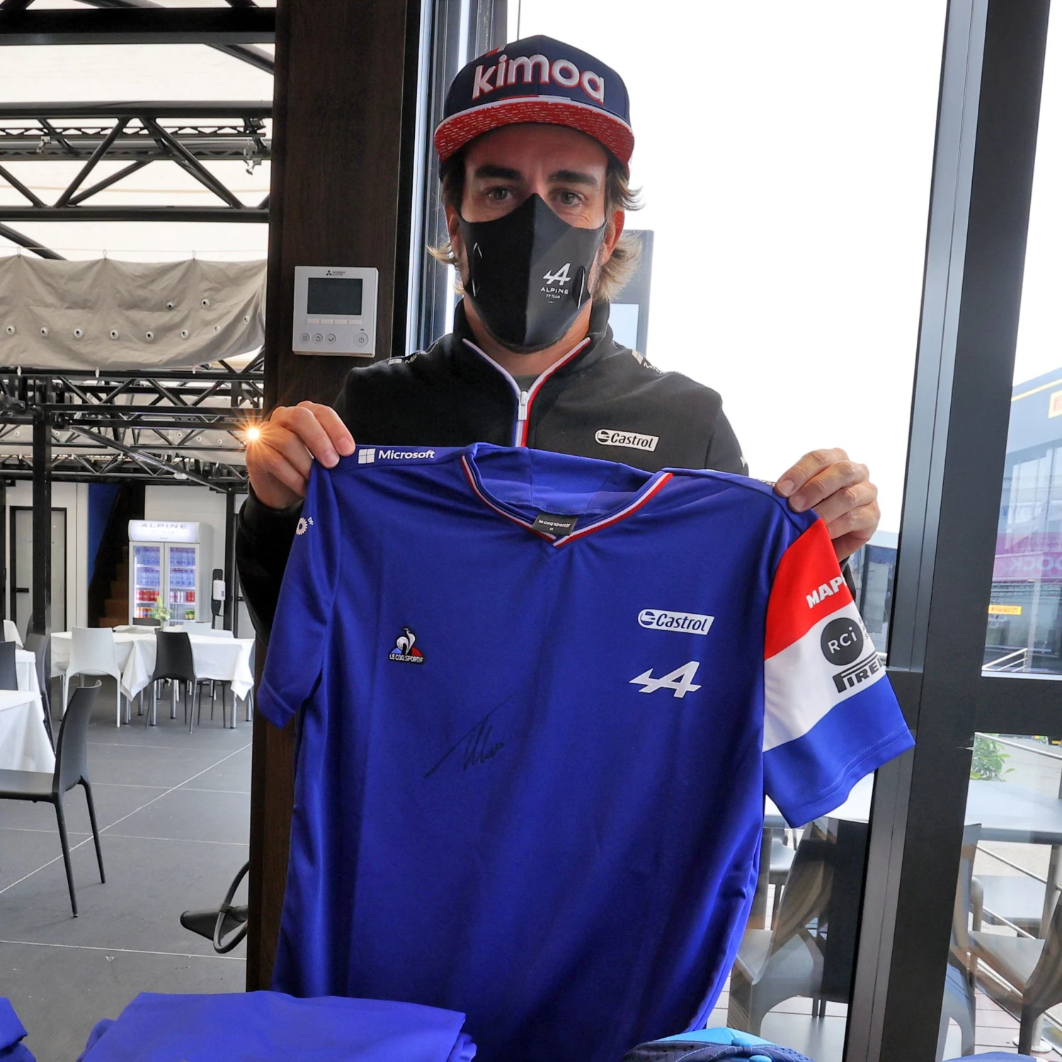 ALPINE_00001354_0108.jpg Alpine Alpine Fernando Alonso 2021 Signed Shirt