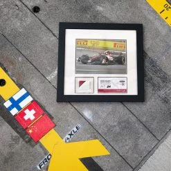 Alfa Romeo Zhou Guanyu 2022 Signed Bodywork & Photo Alfa Romeo 9 Alfa Romeo Zhou Guanyu 2022 Signed Bodywork & Photo Alfa Romeo