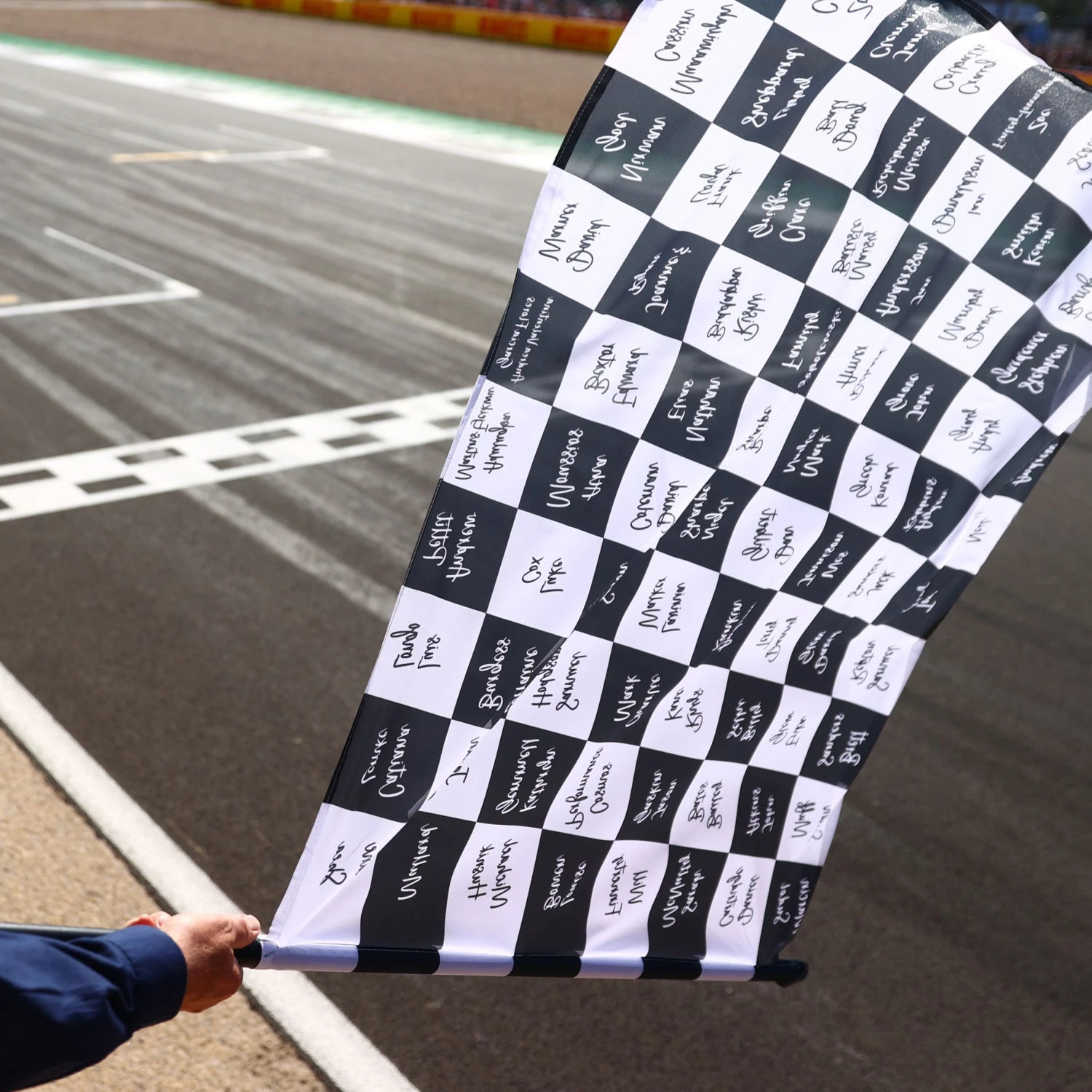 F1 Authentics Own The Chequered Flag – 2022 French Grand Prix 2 F1 Authentics Own The Chequered Flag – 2022 French Grand Prix