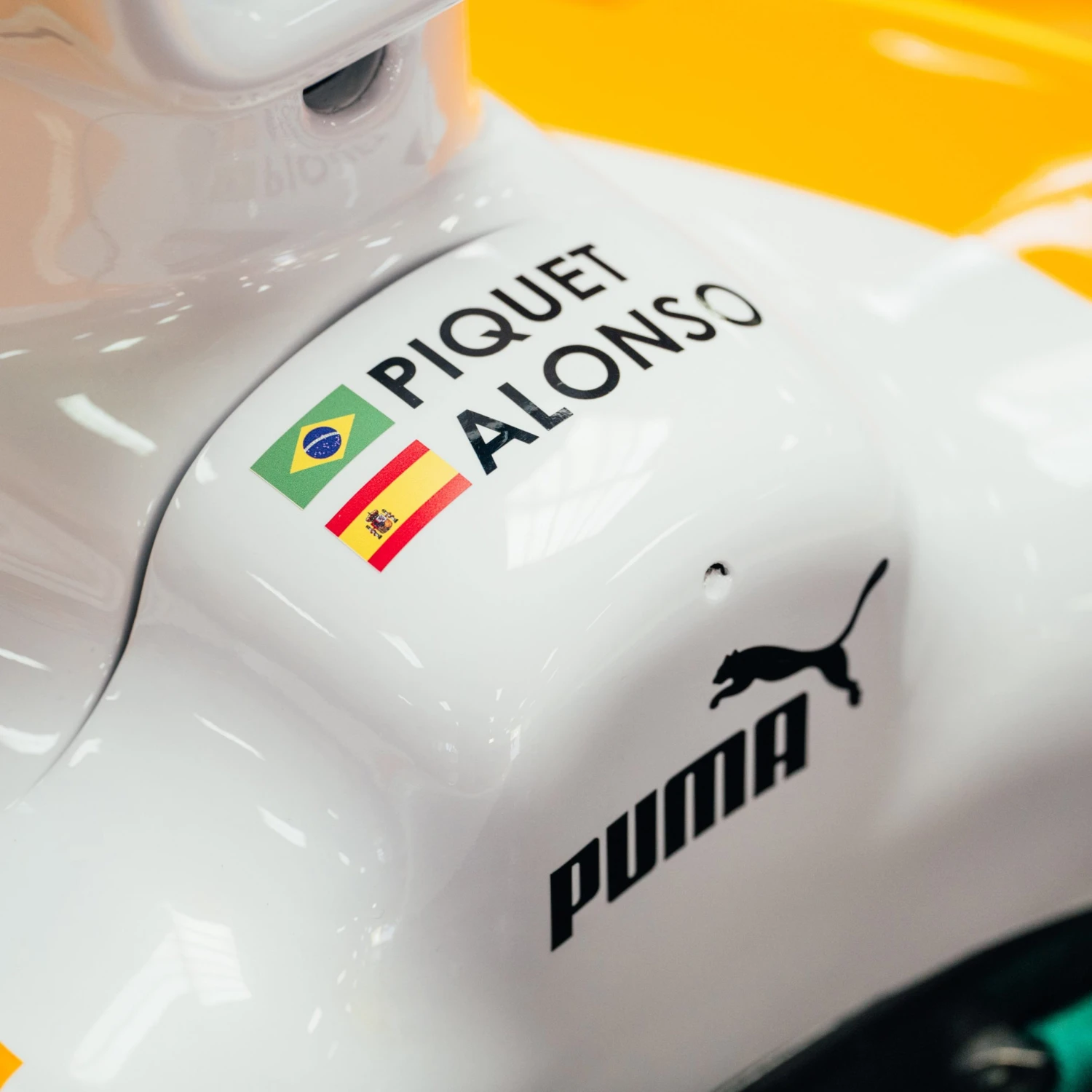 F1® Race Cars 2009 Renault R29 Official Show Car 6 F1® Race Cars 2009 Renault R29 Official Show Car