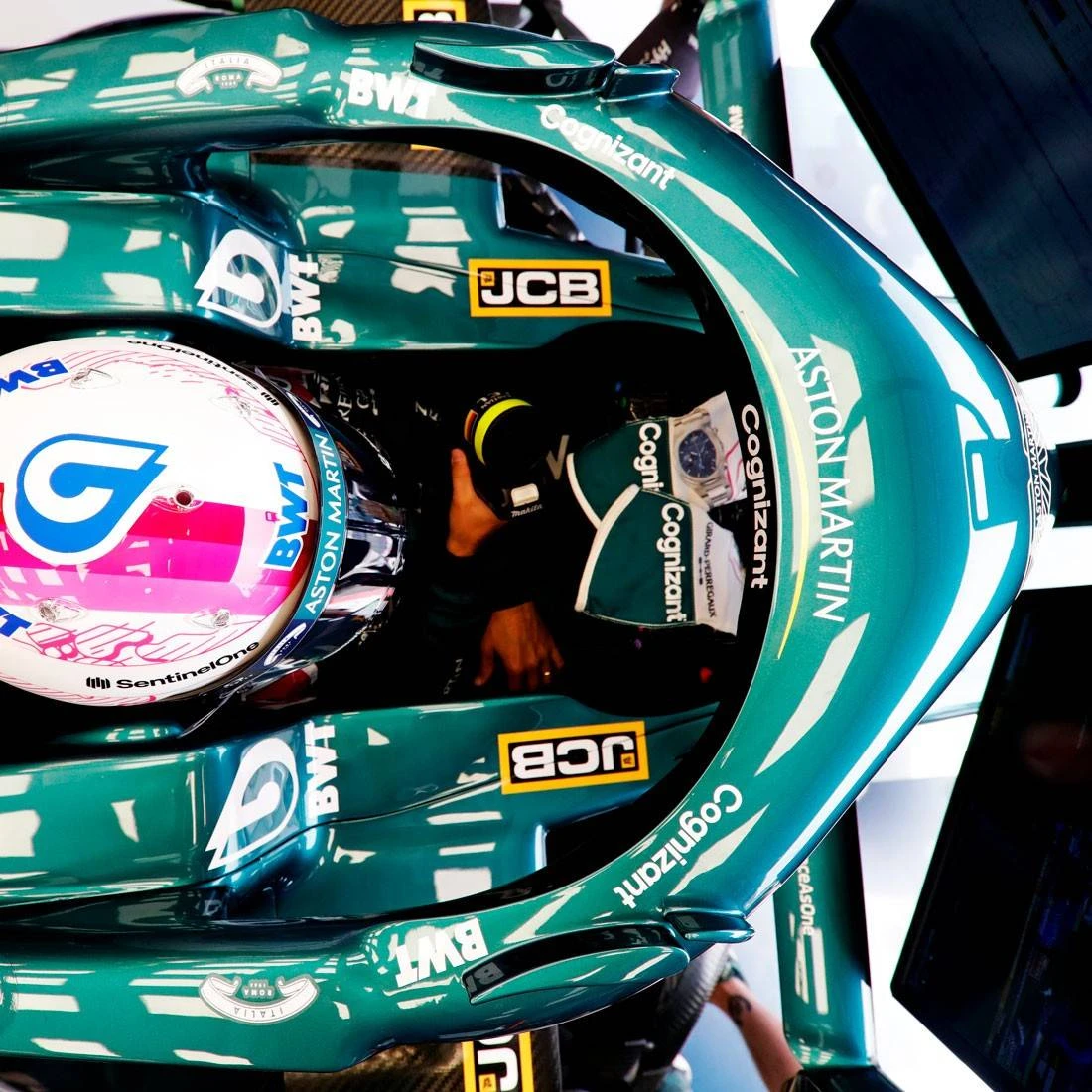 Aston Martin Cognizant Formula One™ Team 2021 Official Replica Halo 4 Aston Martin Cognizant Formula One™ Team 2021 Official Replica Halo