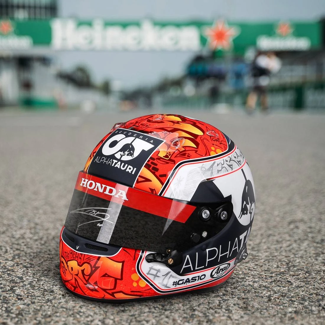AlphaTauri AlphaTauri Pierre Gasly 2020 Signed 1:1 Italian GP Official Licensed Helmet 4 AlphaTauri AlphaTauri Pierre Gasly 2020 Signed 1:1 Italian GP Official Licensed Helmet