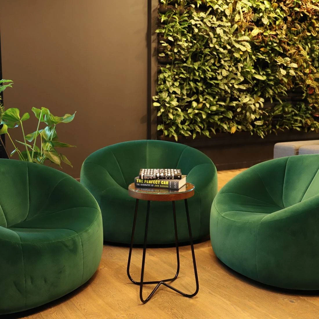 Mercedes-AMG Petronas Lewis Hamilton 2017 Brake Disc Table Mercedes 5 Mercedes-AMG Petronas Lewis Hamilton 2017 Brake Disc Table Mercedes