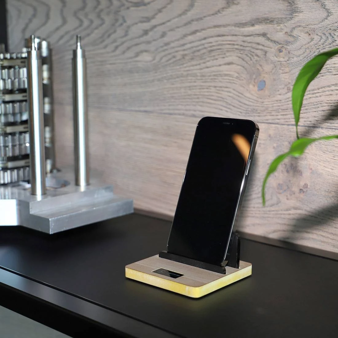 Mercedes-AMG Petronas Mercedes Lewis Hamilton 2014 Skid Block Phone Holder 8 Mercedes-AMG Petronas Mercedes Lewis Hamilton 2014 Skid Block Phone Holder