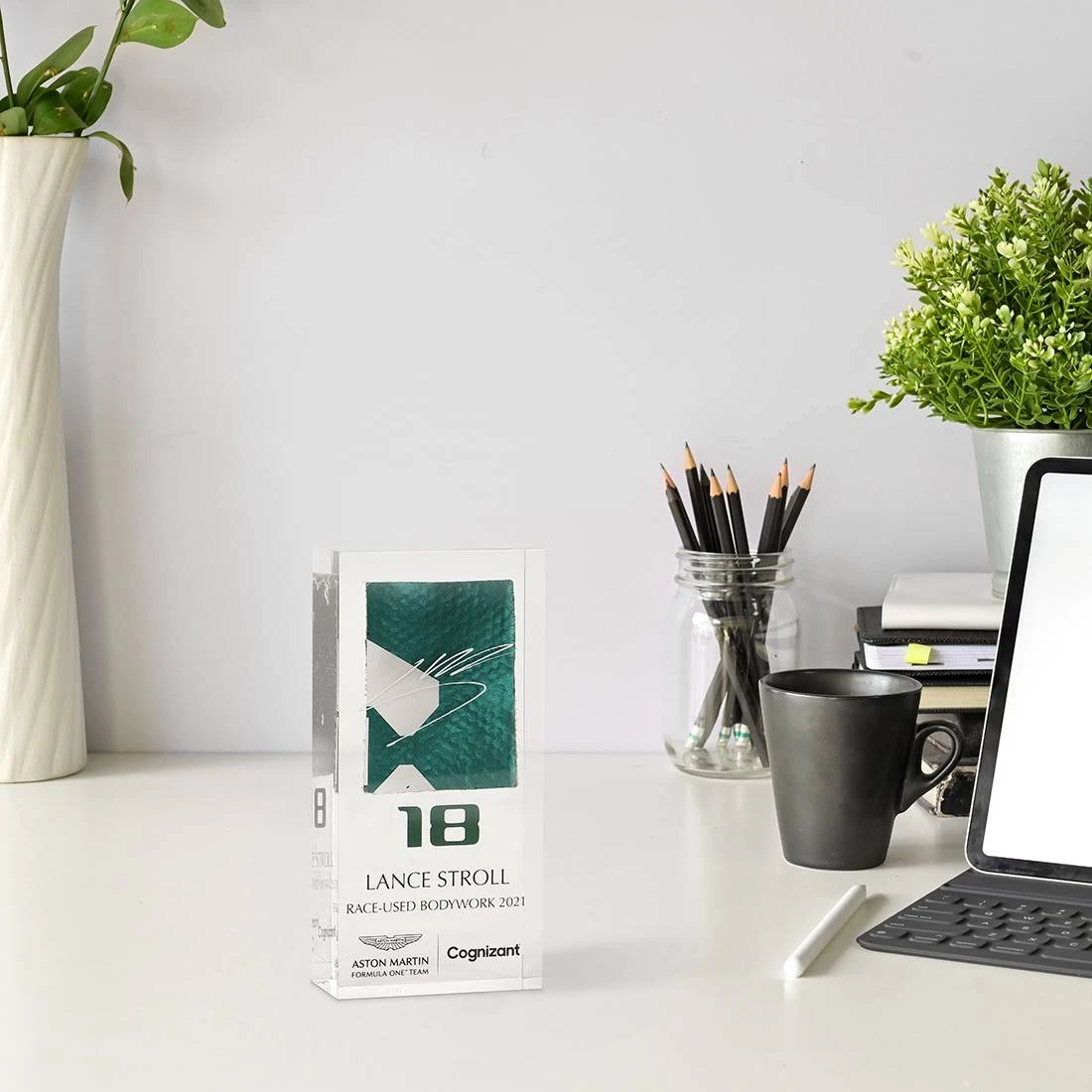 Lance_stroll_2021_Bodywork_in_Acrylic_5.jpg Aston Martin Lance Stroll 2021 Bodywork In Acrylic Aston Martin