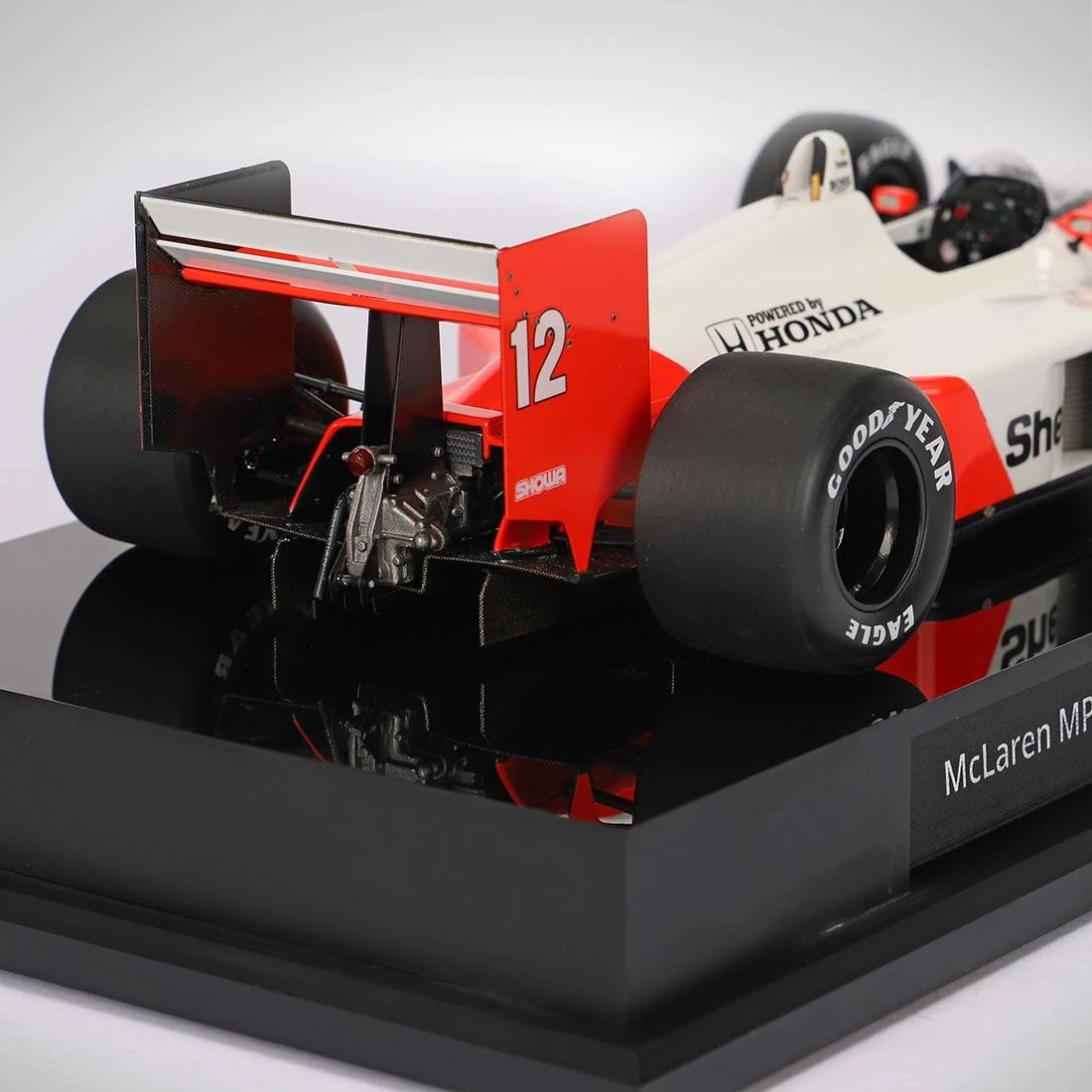 McLaren 1988 MP4/4 1:18 Scale Model Car 7 McLaren 1988 MP4/4 1:18 Scale Model Car