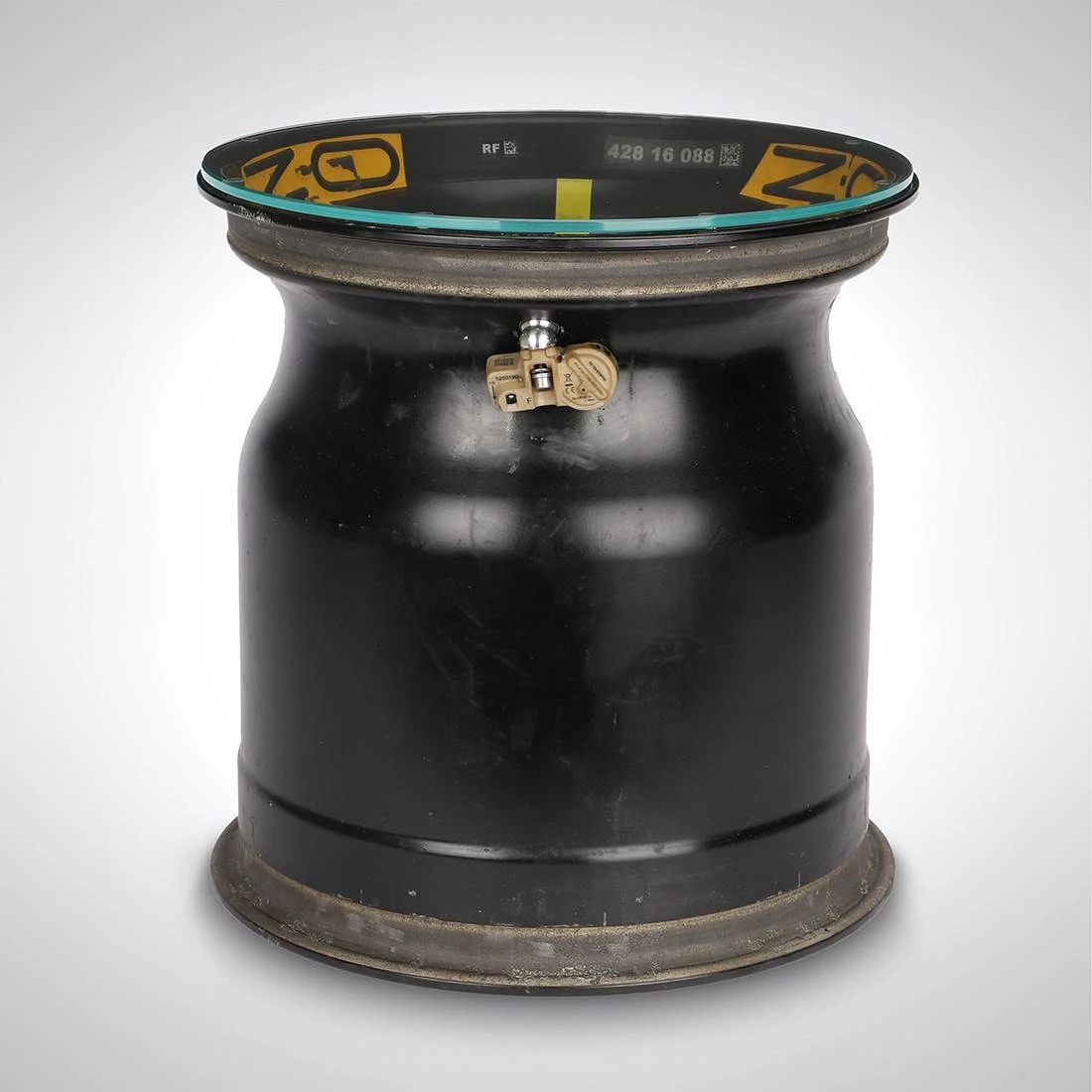 F1 Authentics Renault F1 Team 2016 Front Wheel Rim Table 1 F1 Authentics Renault F1 Team 2016 Front Wheel Rim Table